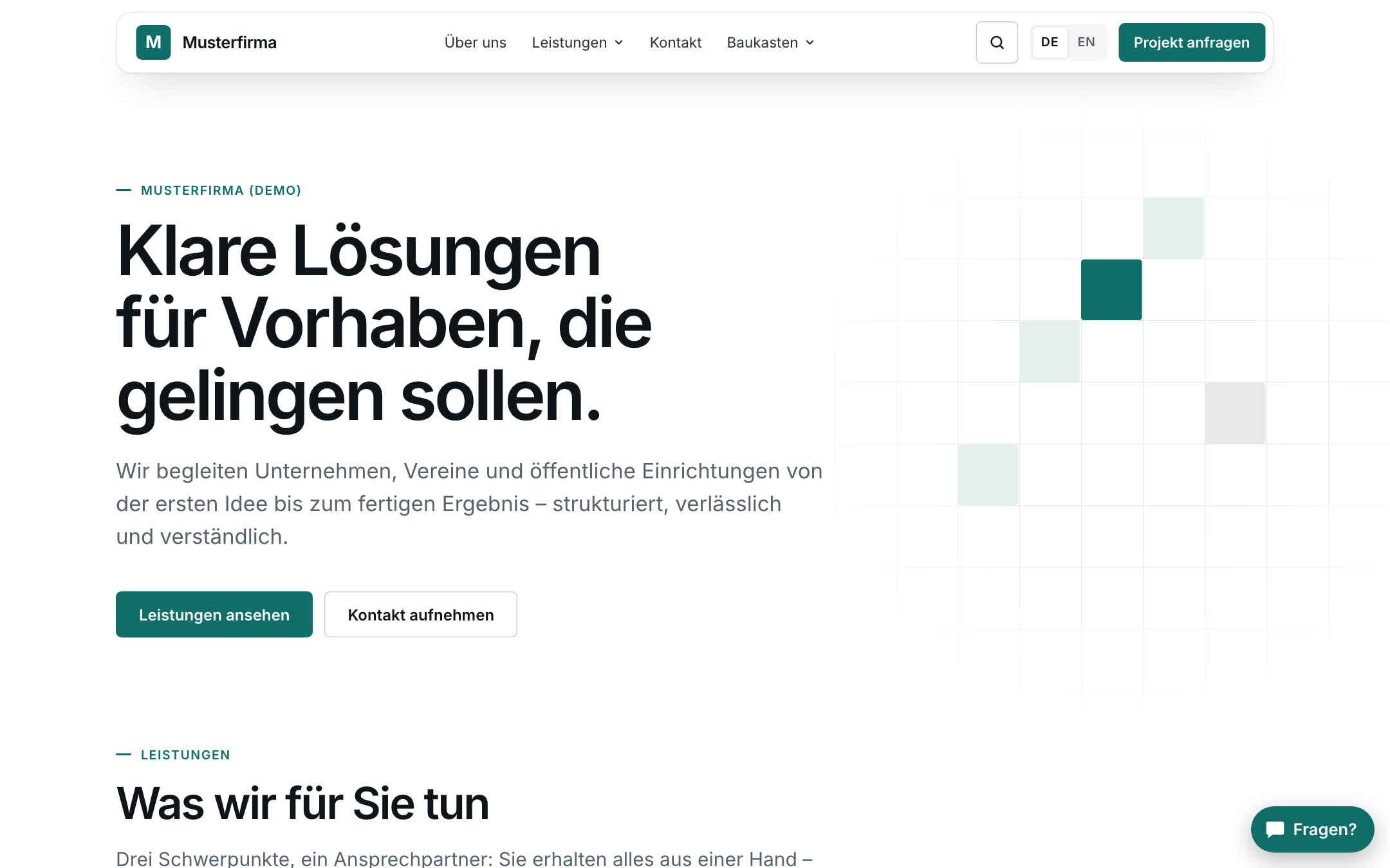 Startseite im Kit „Basis“: Überschrift „Klare Lösungen für Ideen, die gelingen sollen.“ mit grüner Akzentfarbe (Demo „Musterfirma“)